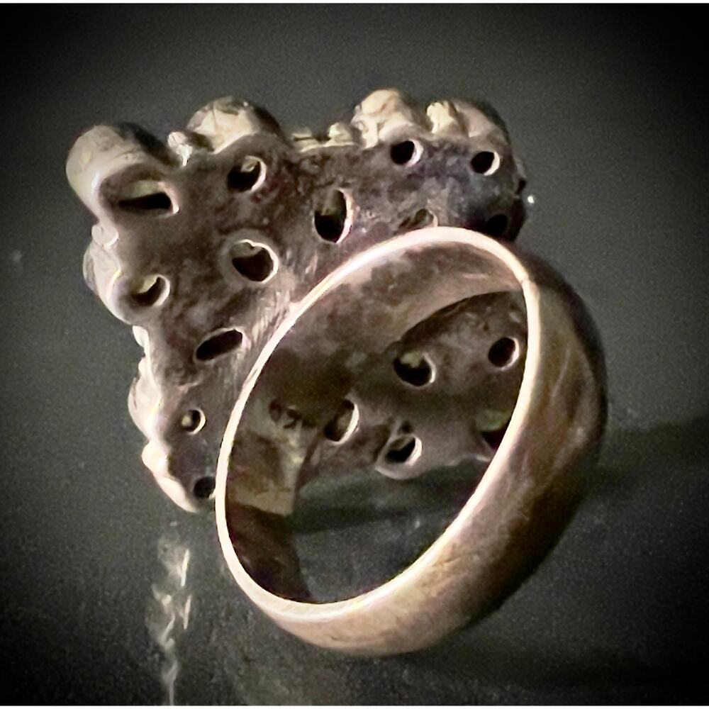 Vintage Artisan Large Natural Peridot Shield Sterling Silver Ring - Picture 9 of 14